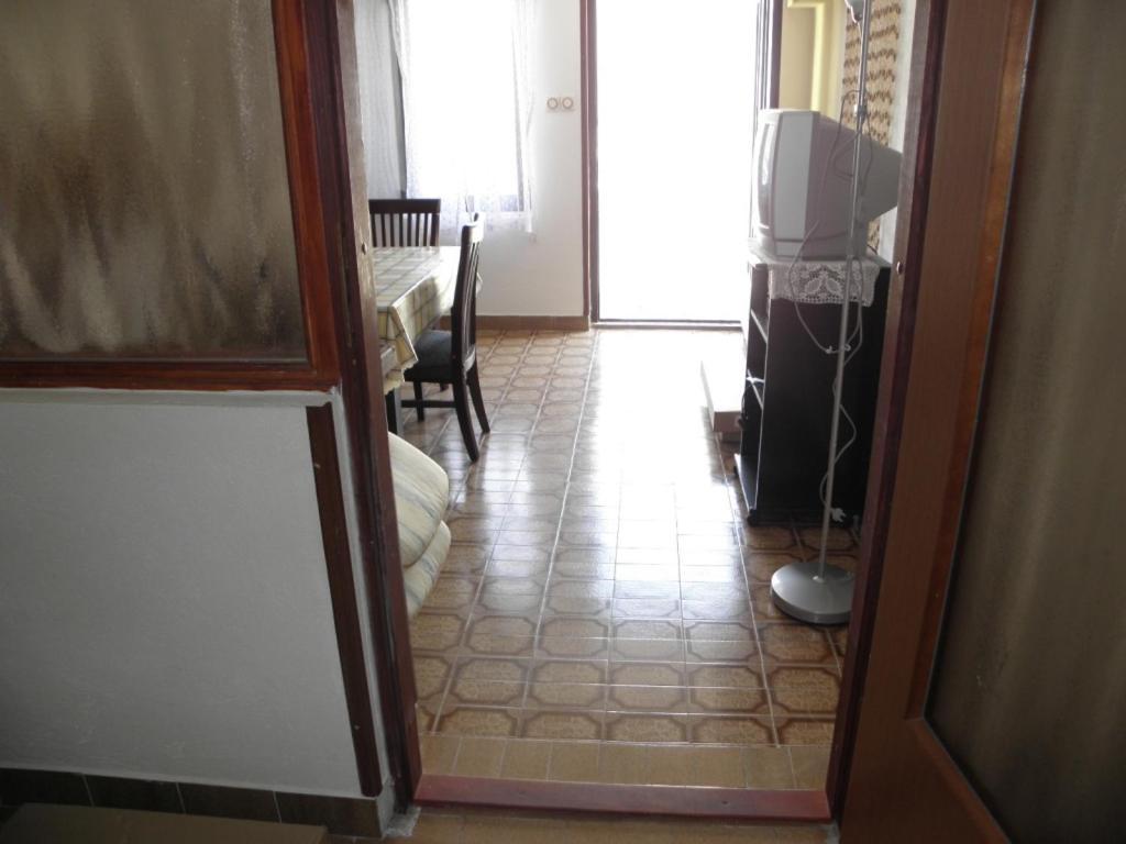 Apartments Milan in Baska  Bagian luar foto