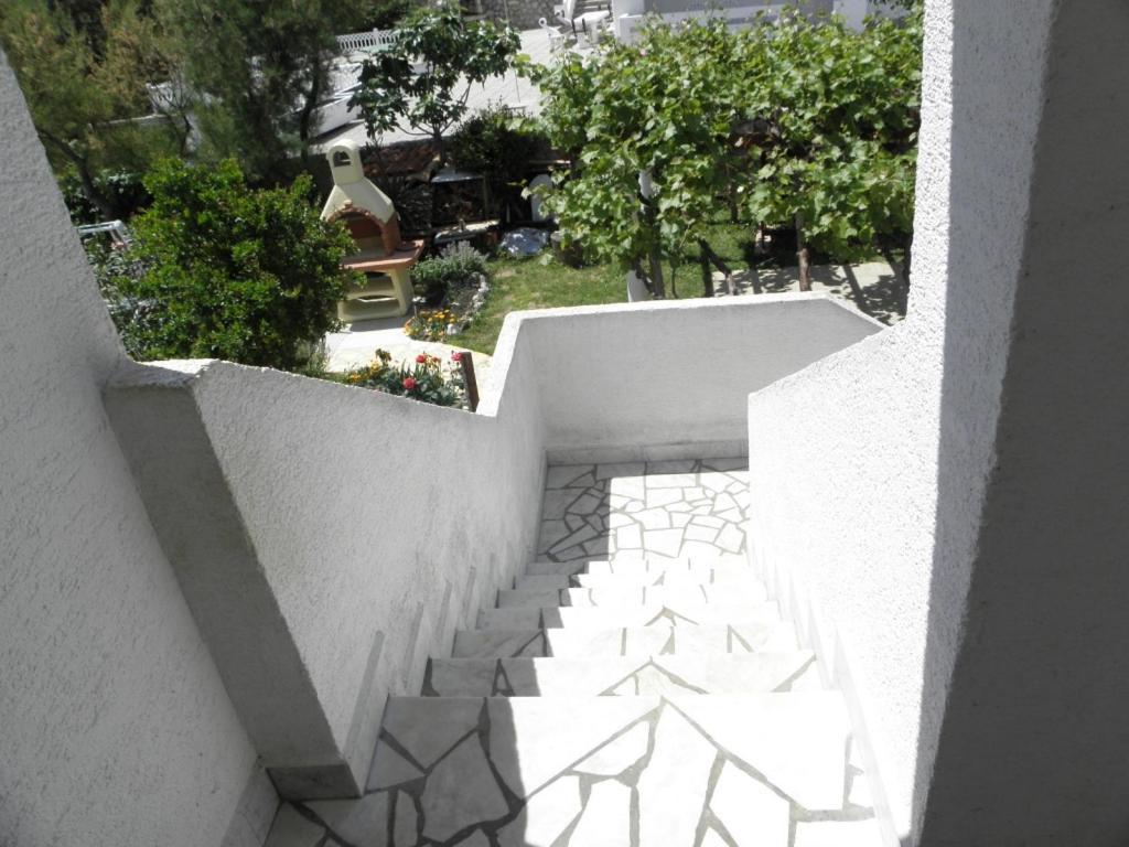 Apartments Milan in Baska  Bagian luar foto