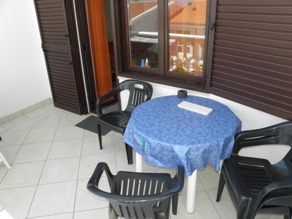 Apartments Milan in Baska  Bagian luar foto