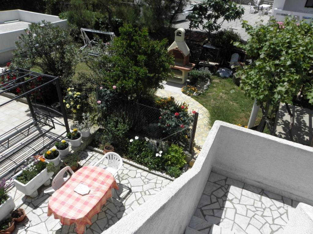 Apartments Milan in Baska  Bagian luar foto