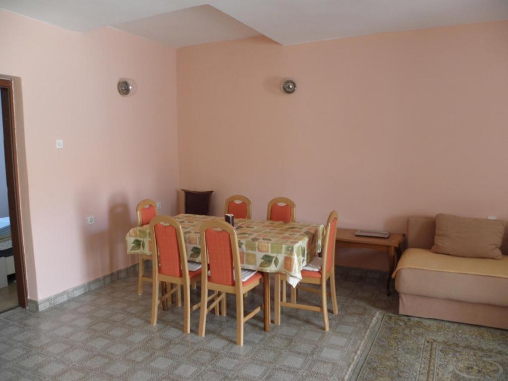 Apartments Milan in Baska  Bagian luar foto