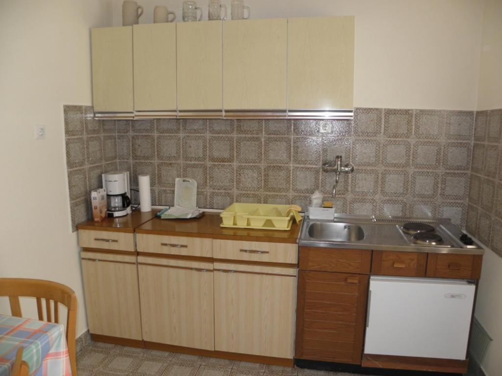 Apartments Milan in Baska  Bagian luar foto