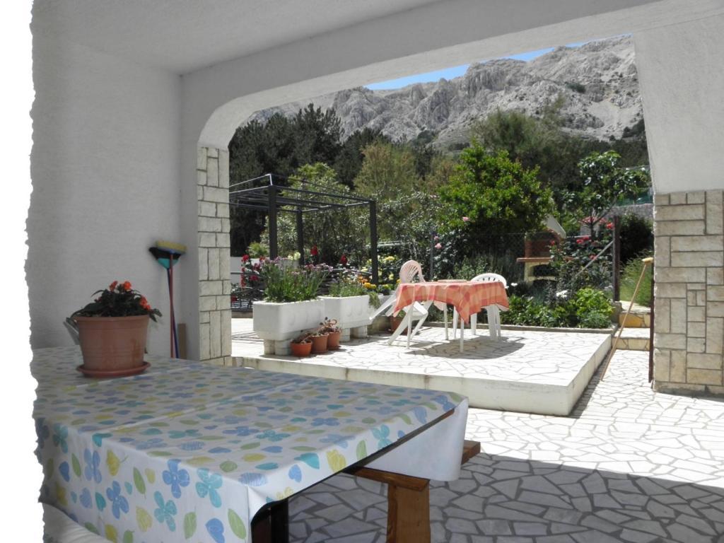 Apartments Milan in Baska  Bagian luar foto