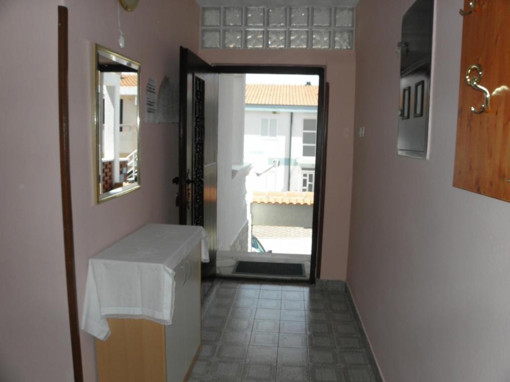 Apartments Milan in Baska  Bagian luar foto