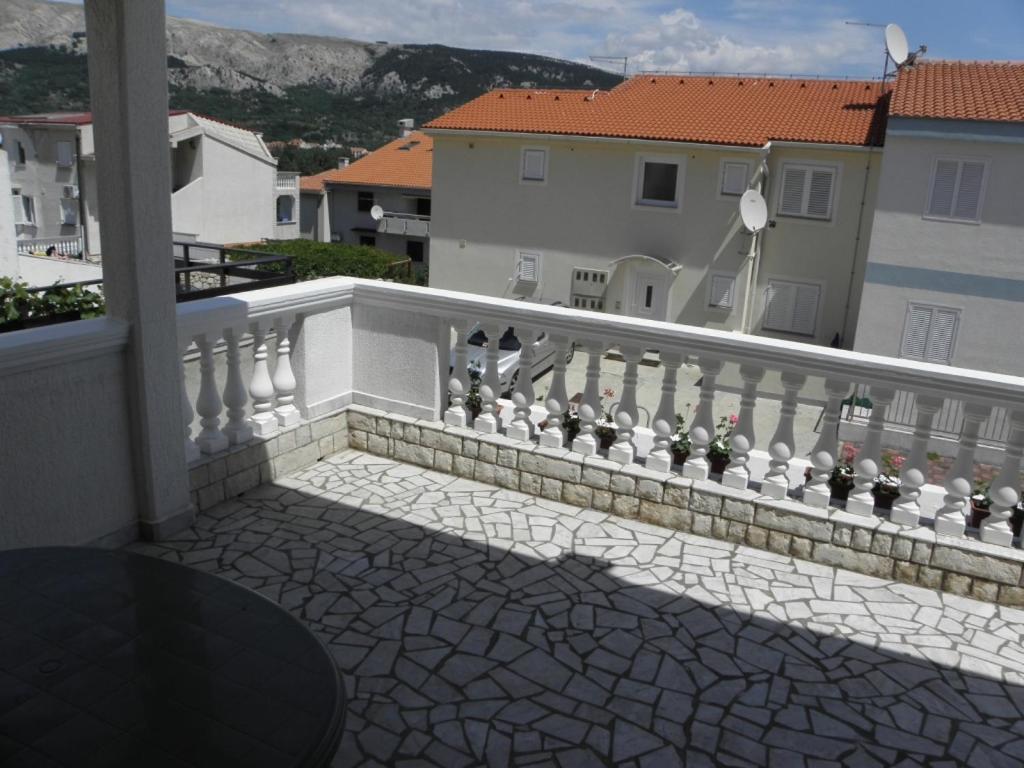 Apartments Milan in Baska  Bagian luar foto