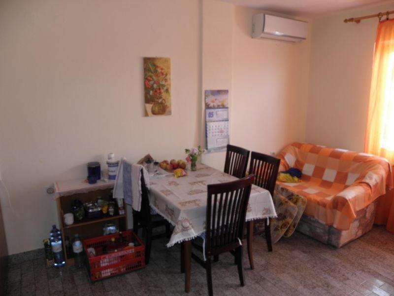 Apartments Milan in Baska  Bagian luar foto