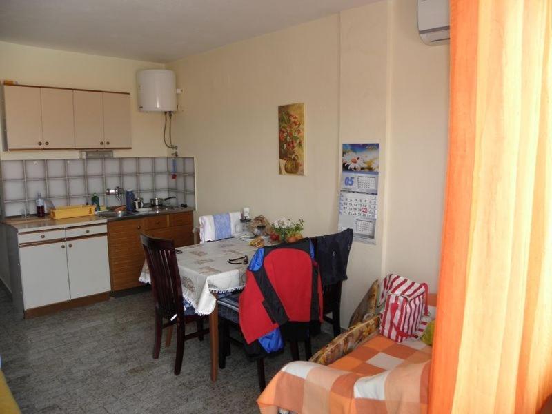 Apartments Milan in Baska  Bagian luar foto